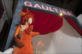 EXPERIMENTS IN FASHION AND ART