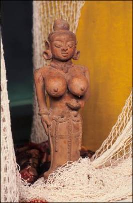 EXPERIMENTS IN FASHION AND ART