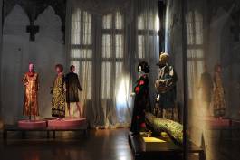 EXPERIMENTS IN FASHION AND ART