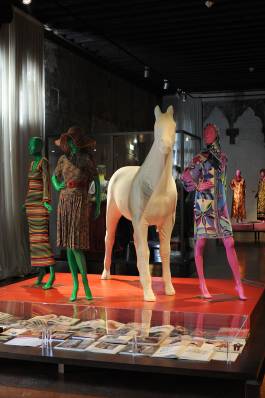 EXPERIMENTS IN FASHION AND ART