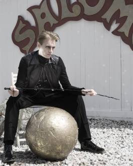 EXPERIMENTS IN FASHION AND ART