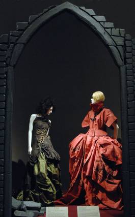 EXPERIMENTS IN FASHION AND ART