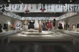 EXPERIMENTS IN FASHION AND ART