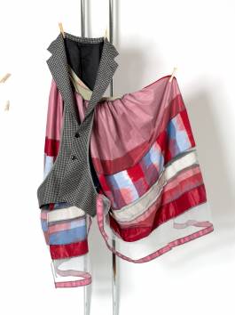 EXPERIMENTS IN FASHION AND ART