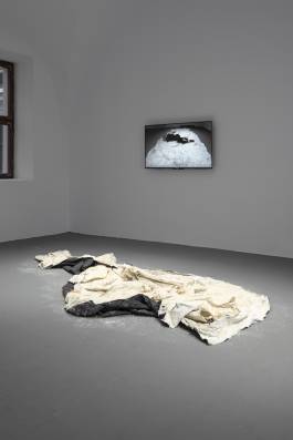 EXPERIMENTS IN FASHION AND ART