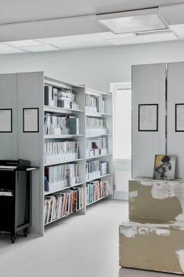 EXPERIMENTS IN FASHION AND ART