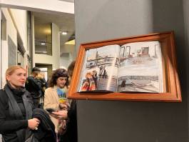 EXPERIMENTS IN FASHION AND ART