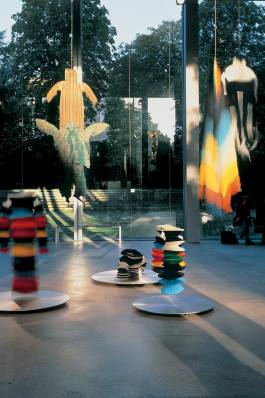 EXPERIMENTS IN FASHION AND ART