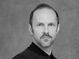 EXPERIMENTS IN FASHION AND ART